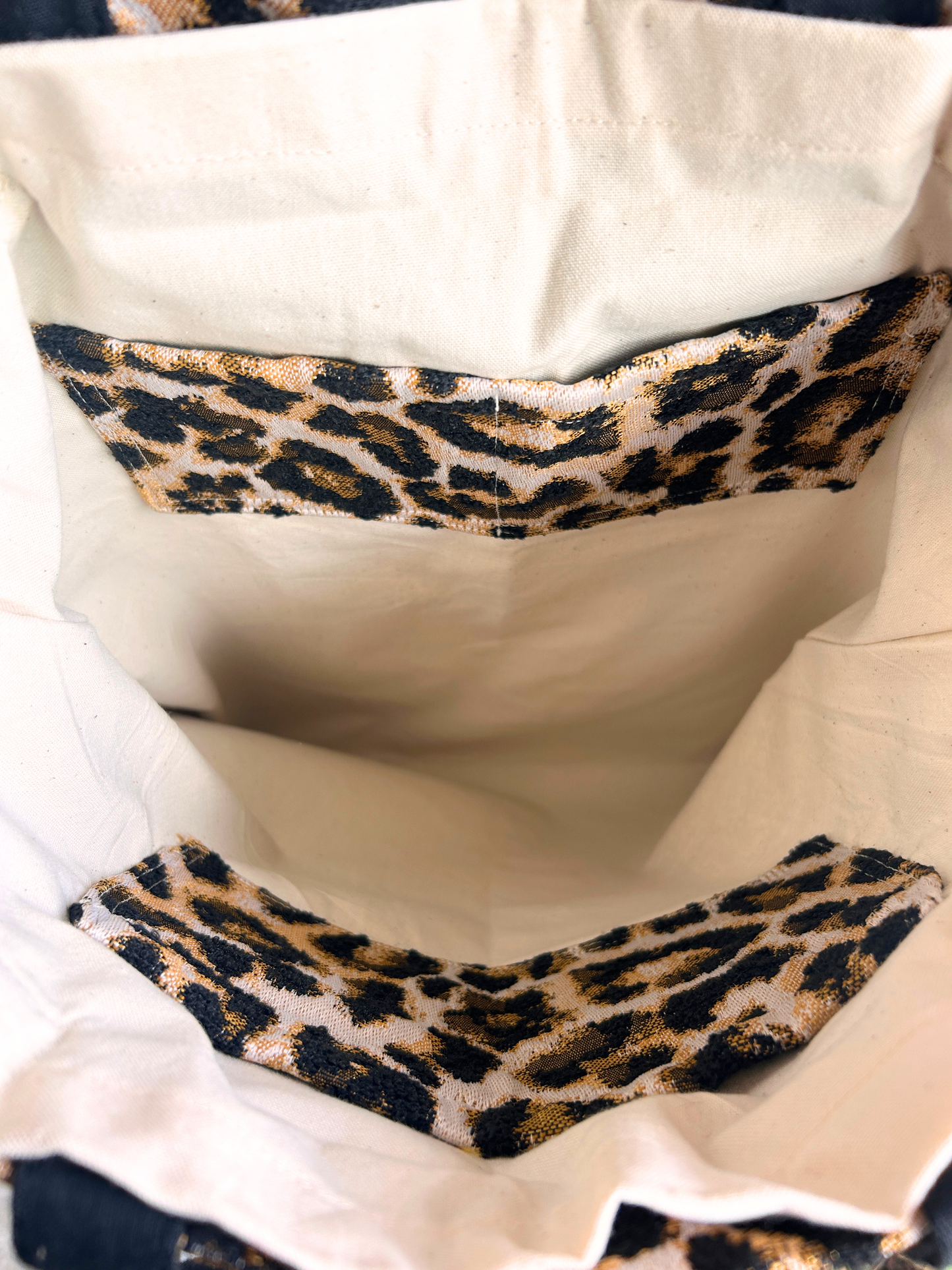 Tamed Tote - Lichte Panter (met platte bodem)