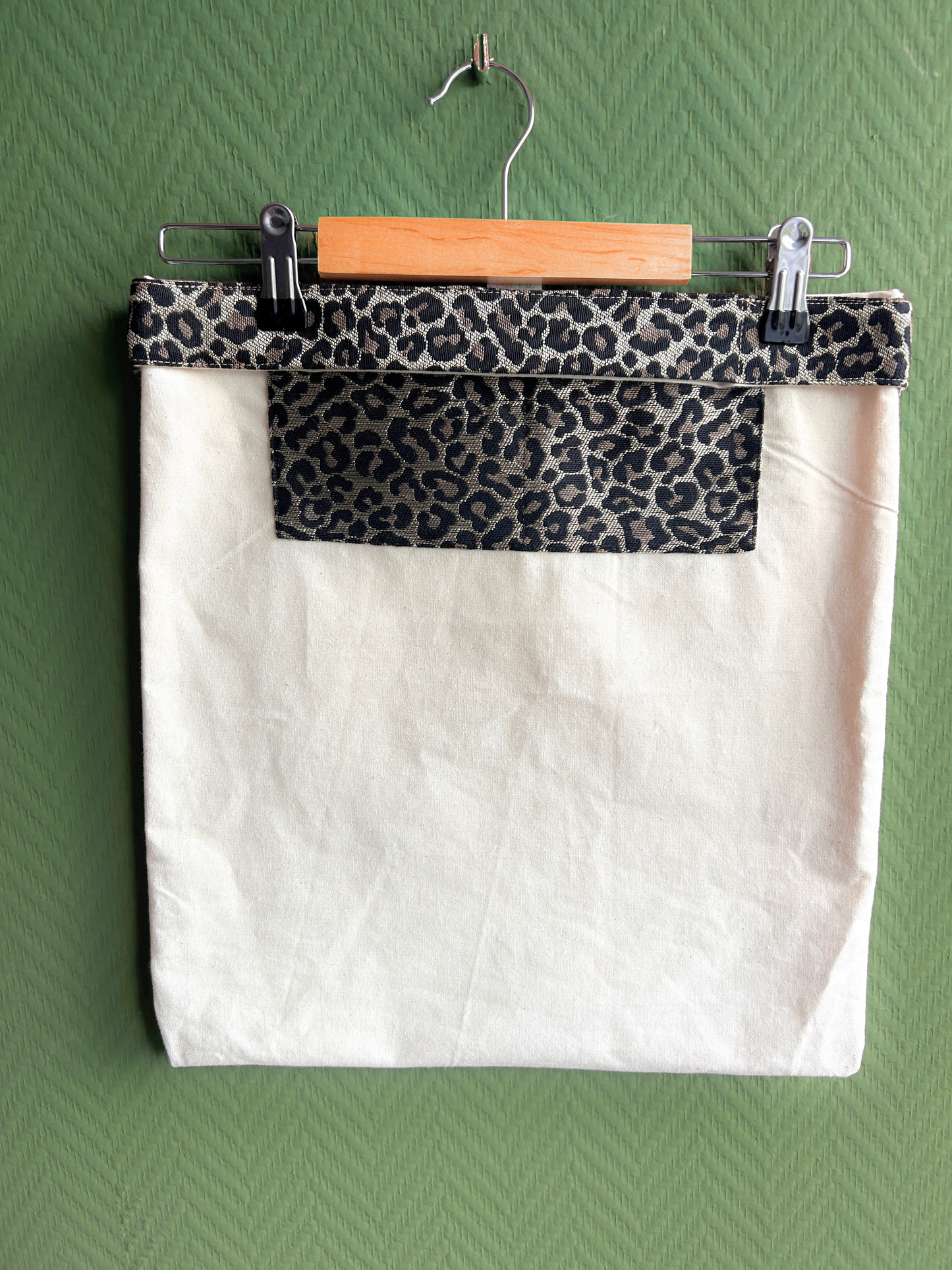 Tamed Tote - Panther