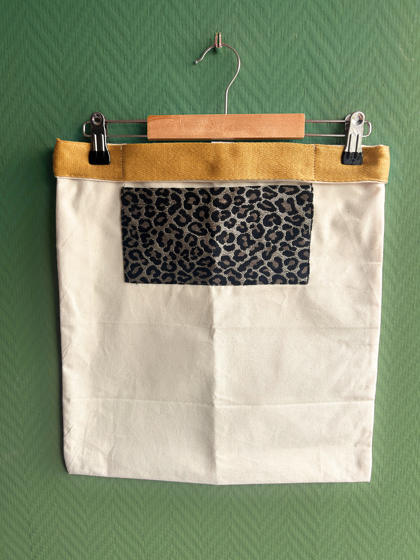 Tamed Tote - Panther