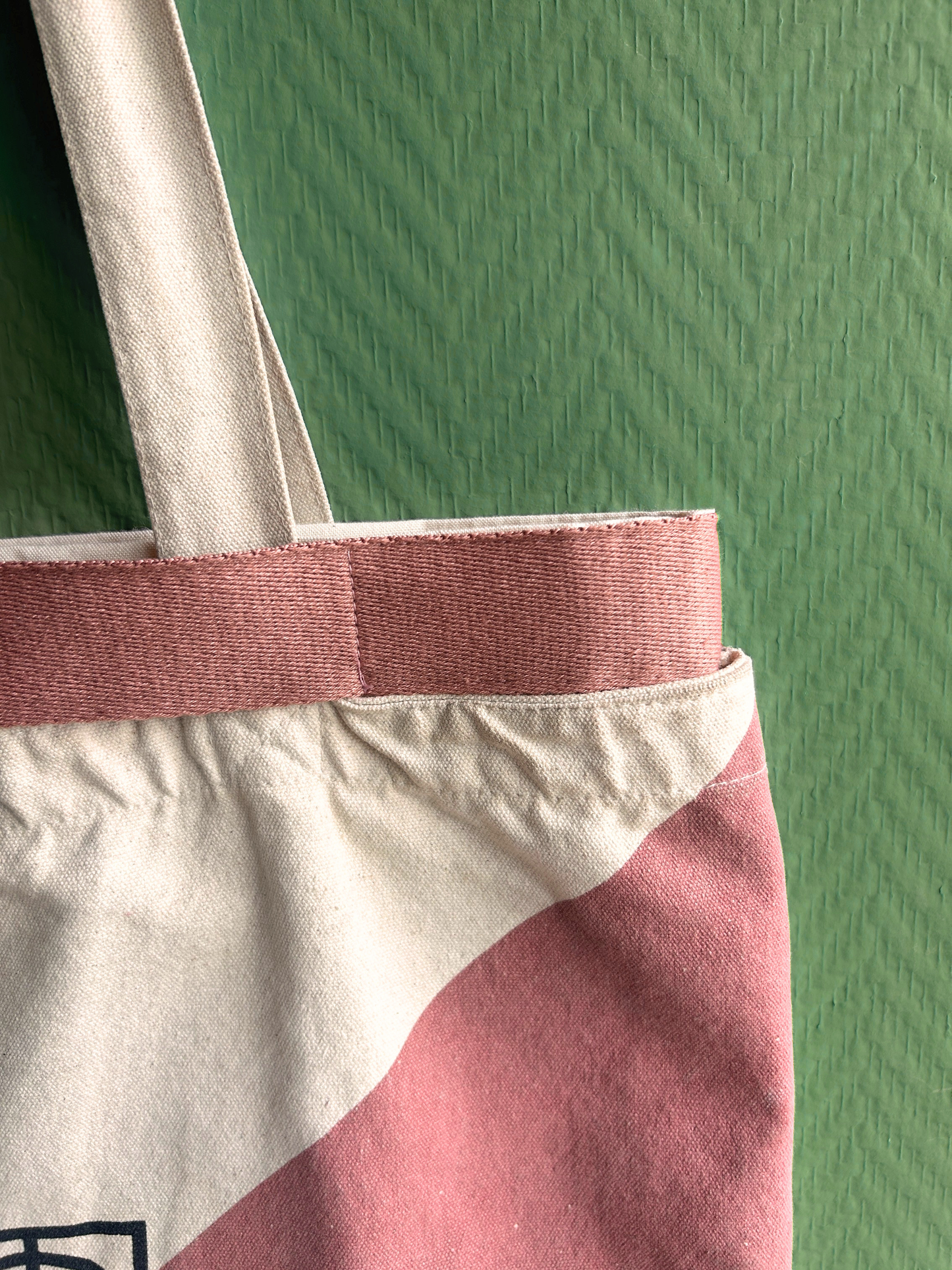 Tamed Tote - Panther